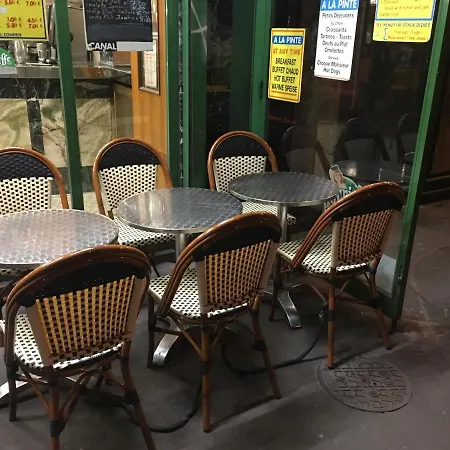 A La Pinte Du Nord מלון