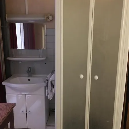 A La Pinte Du Nord Hotel *