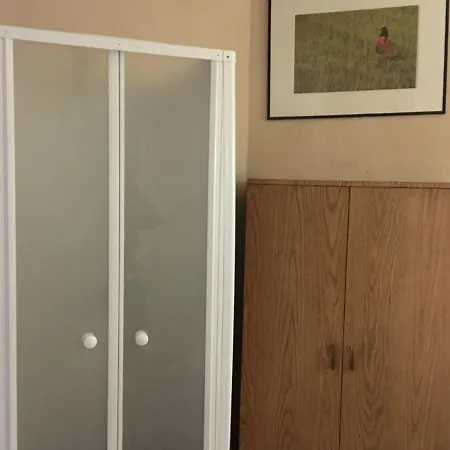 Отель A La Pinte Du Nord Париж