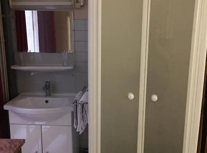 A La Pinte Du Nord Hotel *