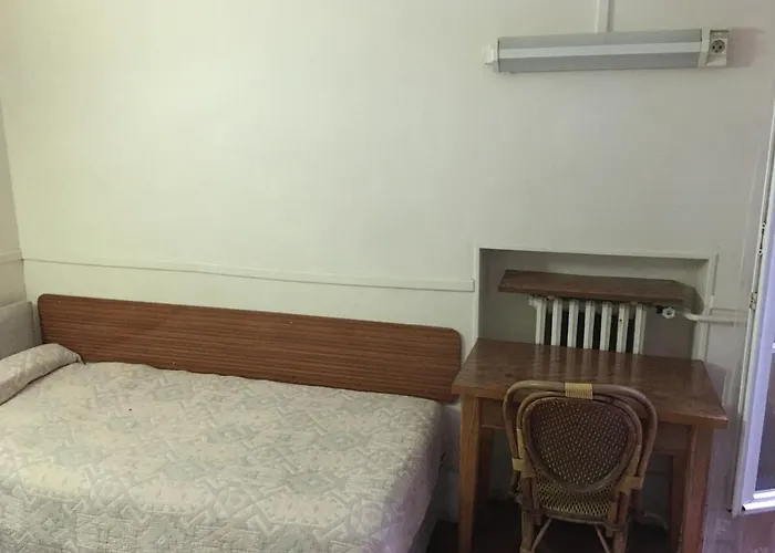 Hotel A La Pinte Du Nord *