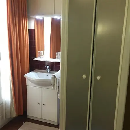 Hotell A La Pinte Du Nord *