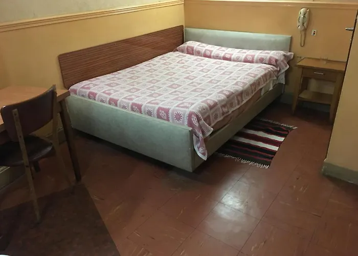 Отель A La Pinte Du Nord